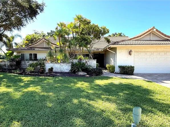 10134 Boca Woods Ln, Boca Raton, FL 33428