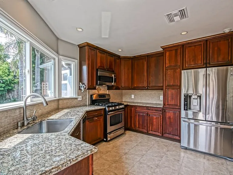 2404 Sebald Ave — Photo 15