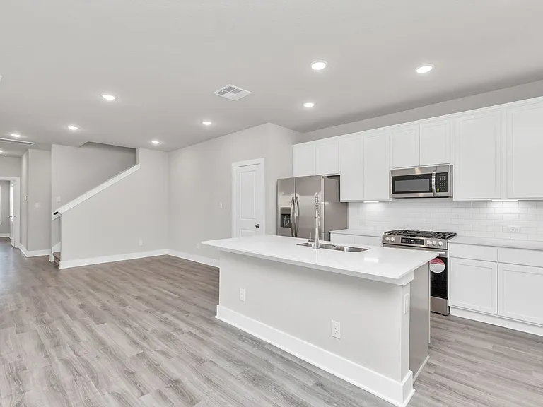 21019 Bay Village Dr #A — Photo 38