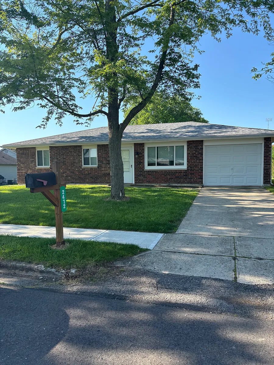 Building Photo - 2472 Thornhill Dr