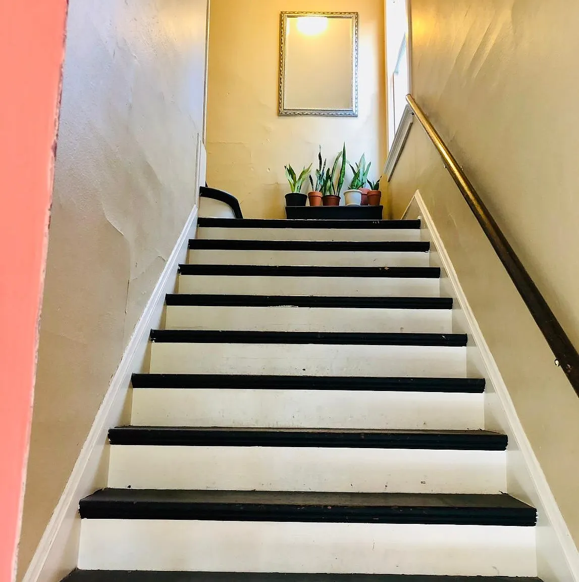 2357 NW Hoyt Street — Photo 3