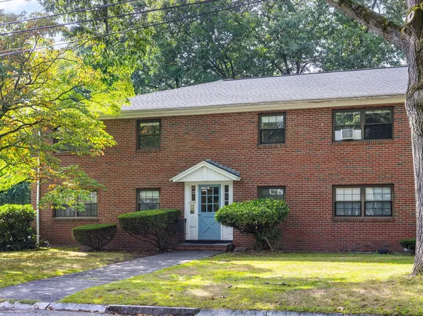 72 Renwick Rd APT B, Wakefield, MA 01880