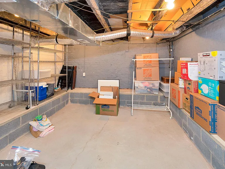 305 Prince Edward St — Photo 42