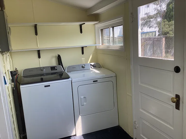 708 N Hogan St — Photo 20