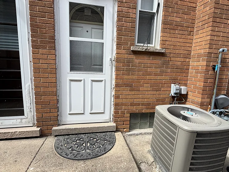 10043 Frontage Rd #D — Photo 49