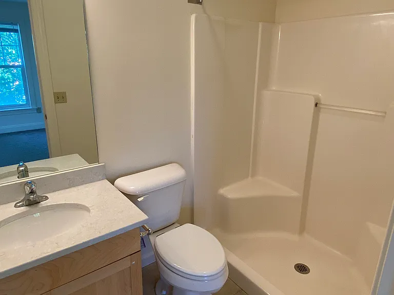 345 Dorset St #E — Photo 2