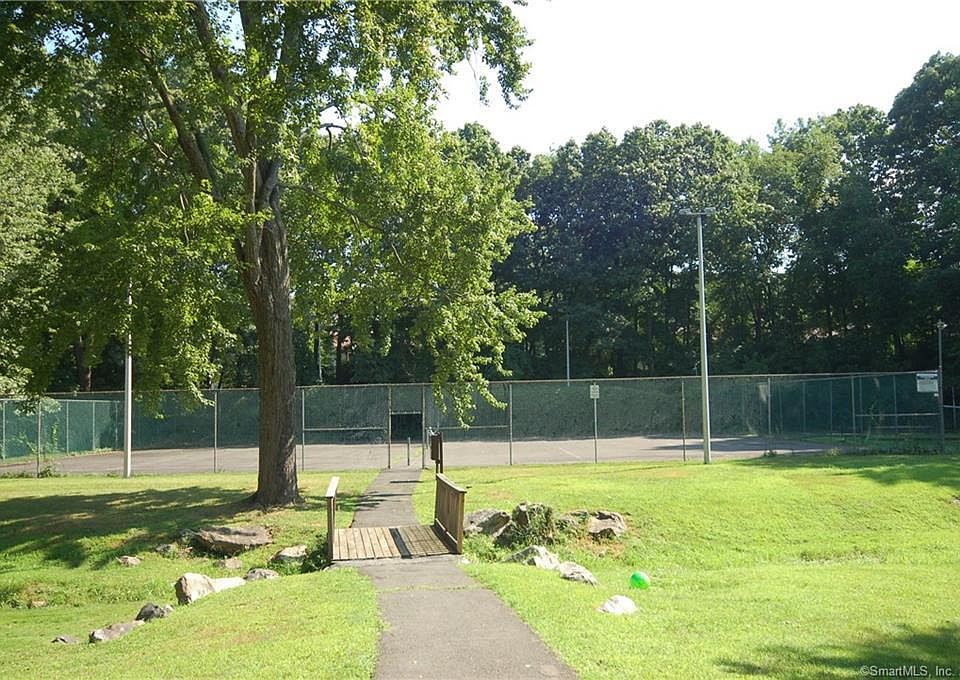 COMMUNITY TENNIS COURT