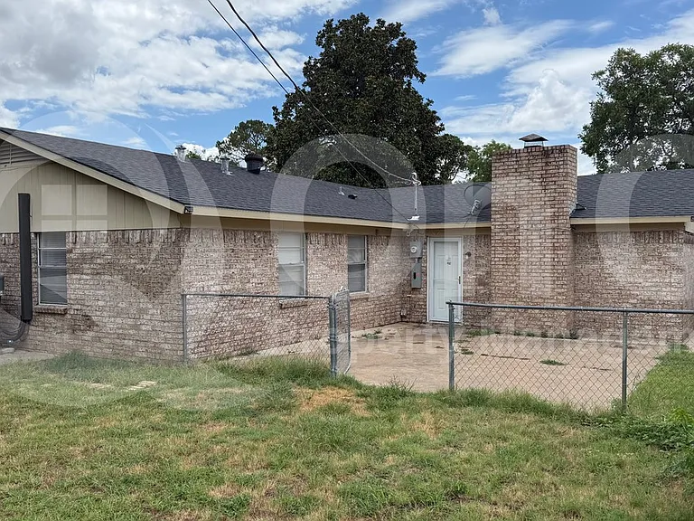 1505 Montclair St — Photo 20