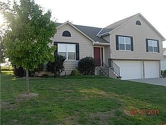 1st image of 304 SW Horseplay Dr