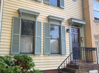 1004 Oronoco St, Alexandria, VA 22314