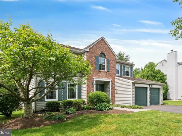 2079 Wyngate Dr, Newtown, PA 18940
