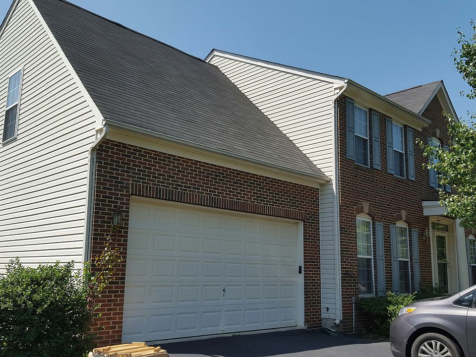 2nd image of 27 Kinross Dr