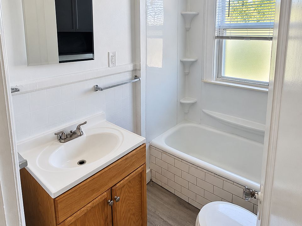 674 Highland St #2, photo 19