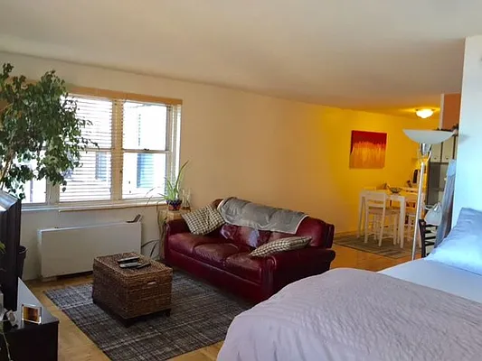 Sold by Real Estate Investors Group LLC | media 1