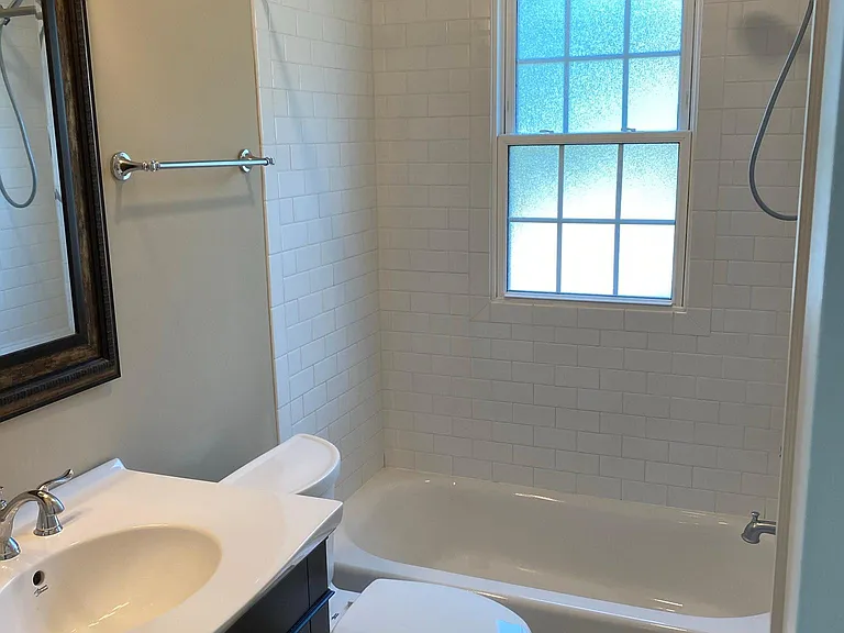 1024 Richmond Rd — Photo 3
