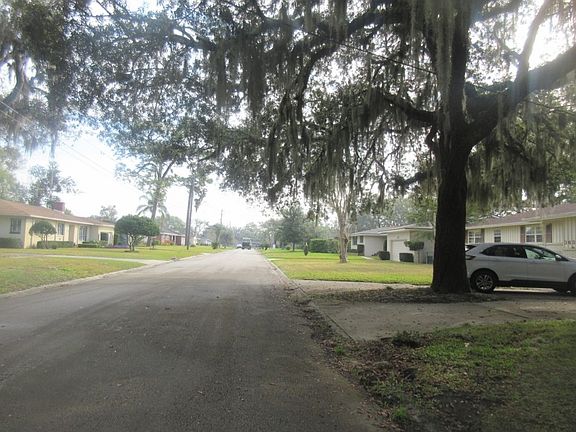 3rd image of 3618 Leewood Ln