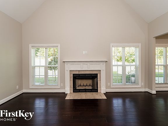 2nd image of 310 Lakeside Dr