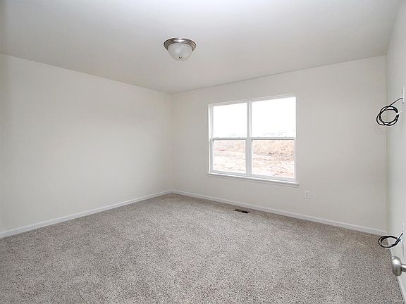 5th image of 1058 Vardon Meadows Dr