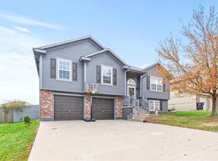 1603 NW High View Dr, Grain Valley, MO 64029