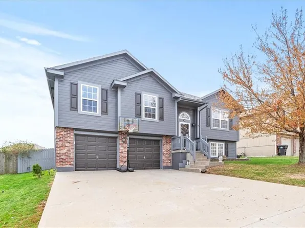 1603 NW High View Dr, Grain Valley, MO 64029