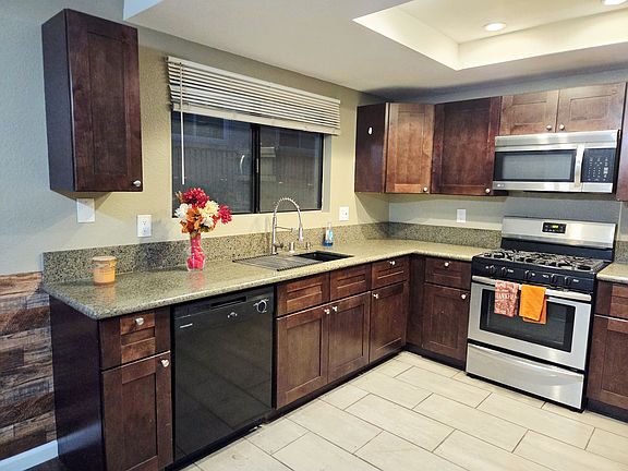 5th image of 514 Coronado Ave
