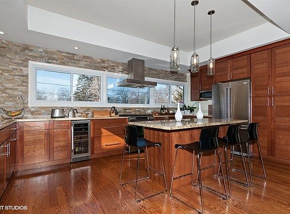 5th image of 131 N Park Blvd