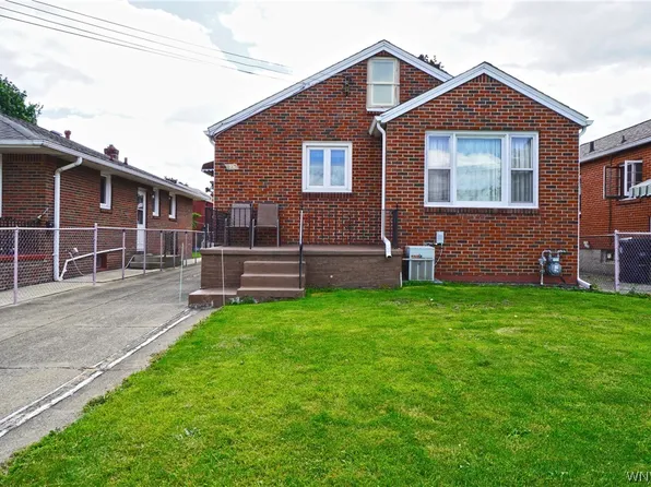 35 Bell Ave, Lackawanna, NY 14218