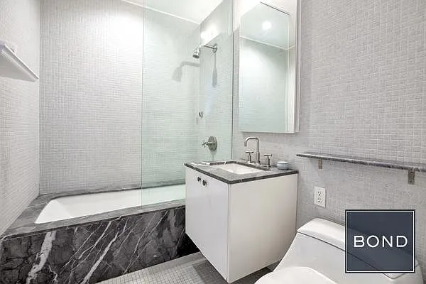 Sold by Bond New York | media 14