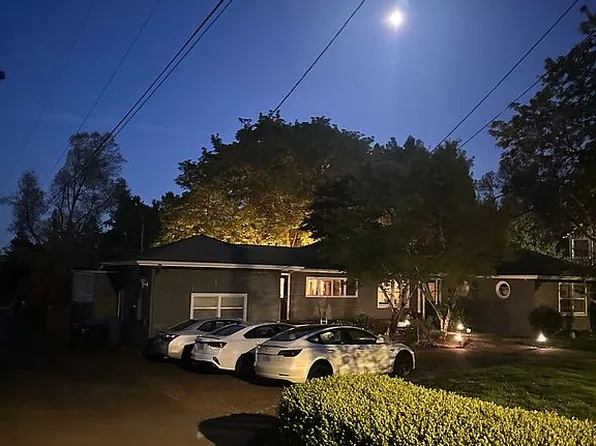 3434 12th St SE, Salem, OR 97302