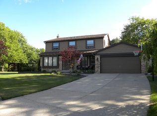 21923 Rossdale Ct, Northville, MI