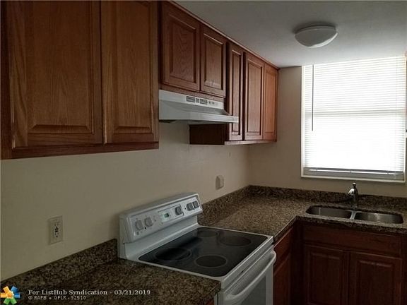 5th image of 104 Paradise Harbour Blvd APT 104