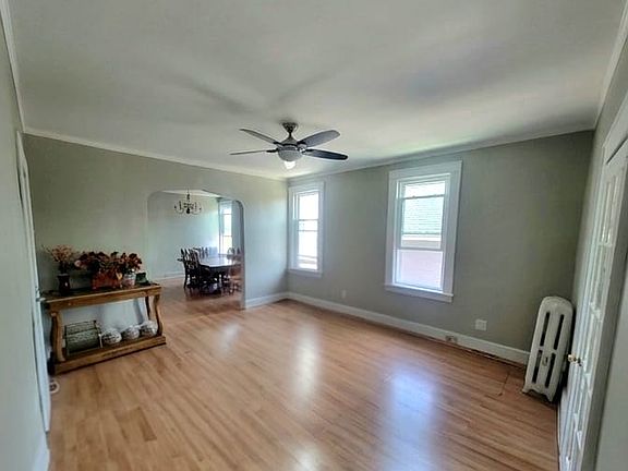 3rd image of 36 Palmer St Floor 2