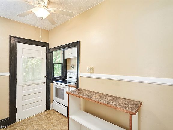 3rd image of 1036-1038 Emma Ave