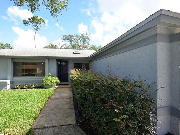 4th image of 327 Heather Ave