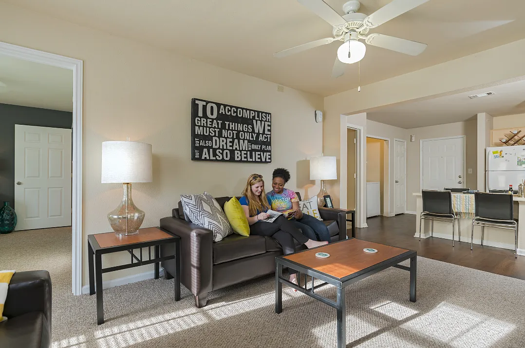 Block 36 - Student Living Priced Per Room — Photo 4