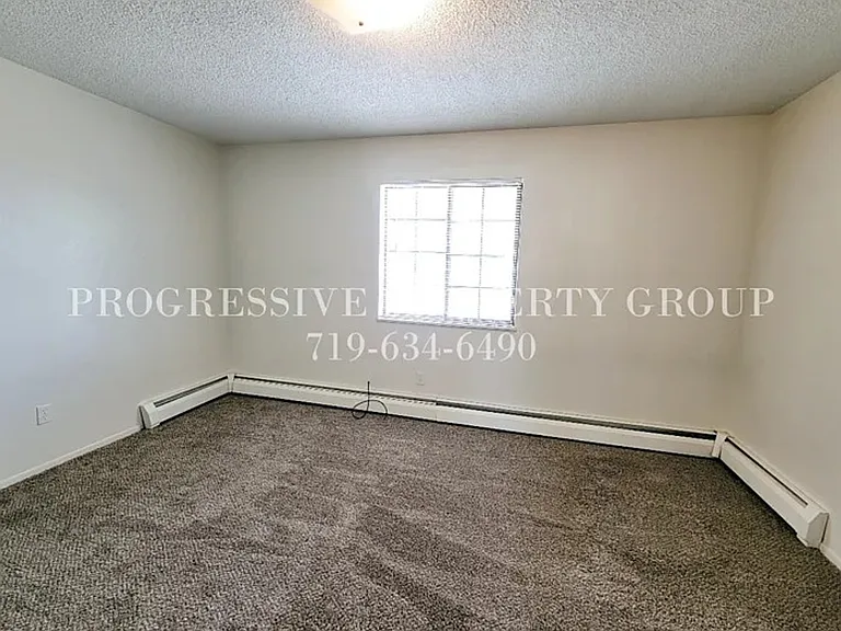 49 Chestnut Dr #B — Photo 12