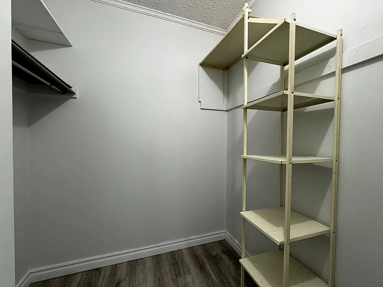 121 University Ave E #2 — Photo 19