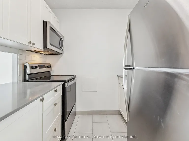 21 King St #409 — Photo 17