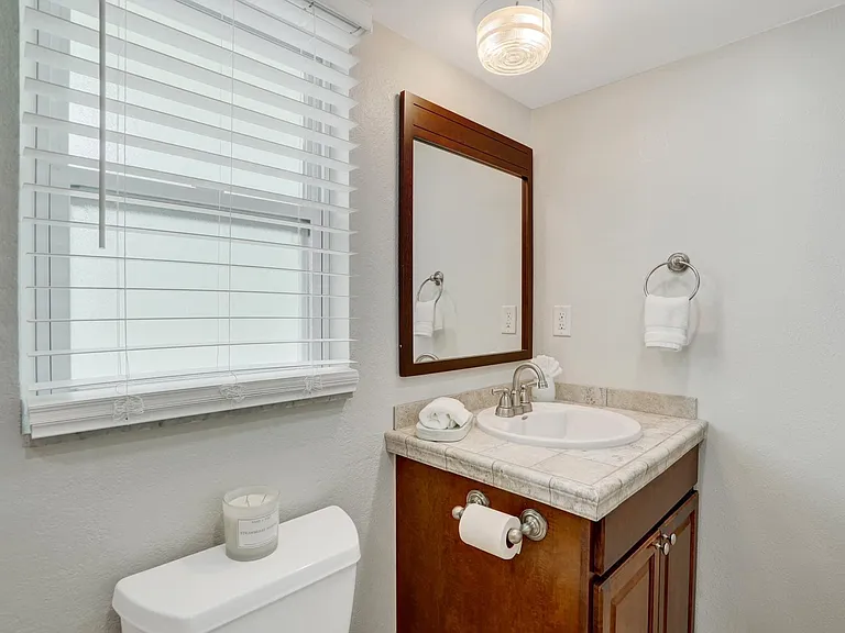464 N Paula Dr #211 — Photo 32