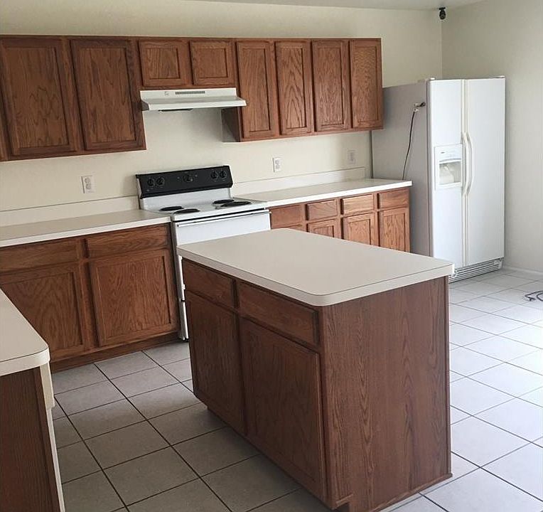 2nd image of 2717 Bluffs Ct