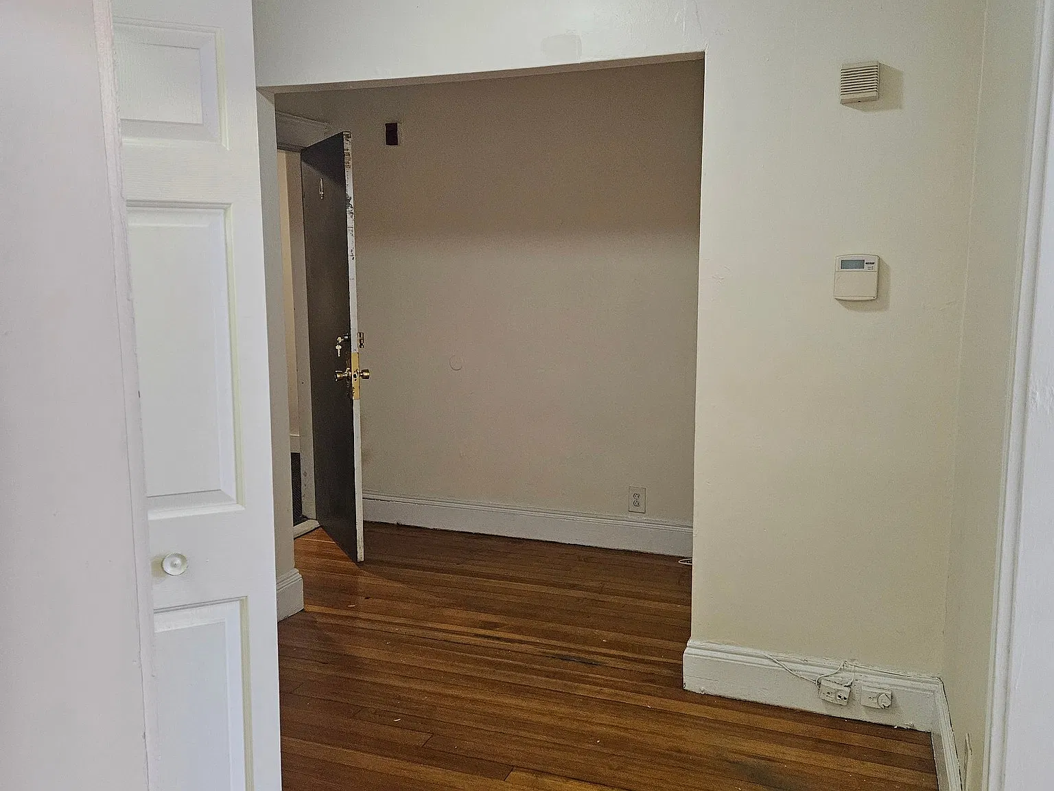 2 bed, 1.0 bath, $2,425 — Photo 4