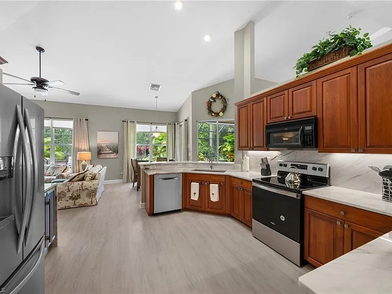 8888 Mustang Island Cir — Photo 28