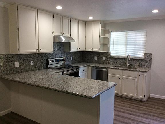 3rd image of 7752 Thornton Ave APT B