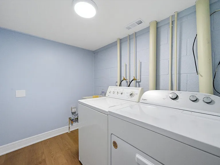 18 Dennis Ct #18 — Photo 14