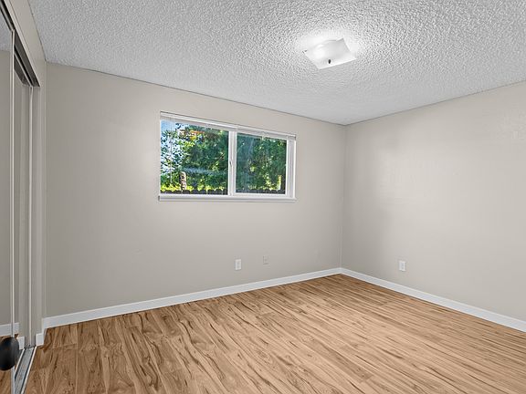 4th image of 13910 SE Redwood Ave APT 2