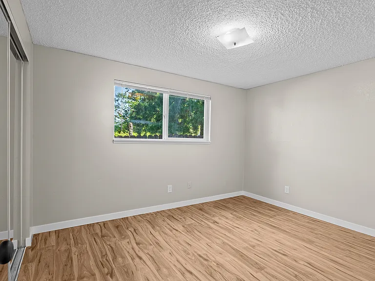 13910 SE Redwood Ave #2 — Photo 4