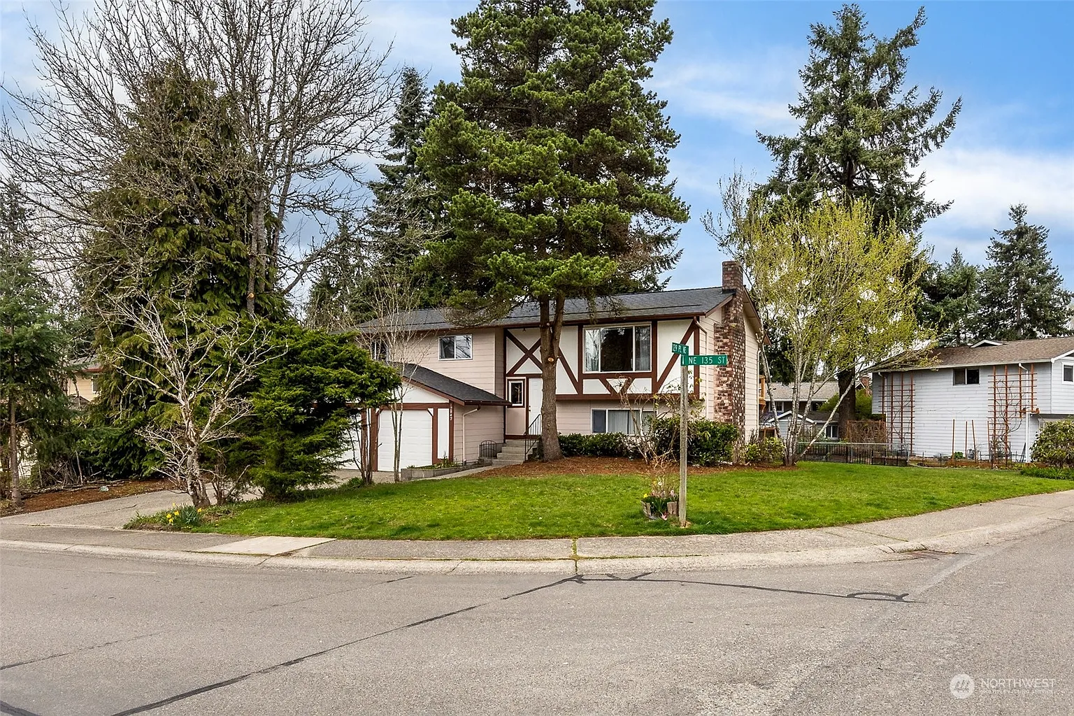12842 NE 135th Street photo 1