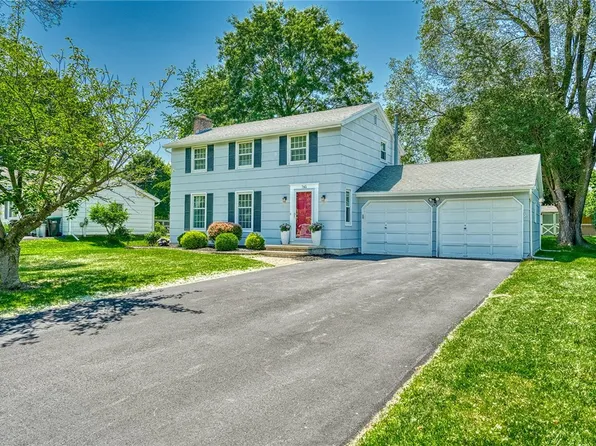 745 Saffron Ln, Webster, NY 14580