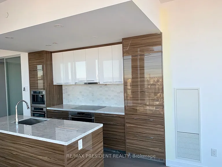 488 University Ave #5216 — Photo 6