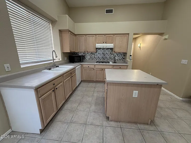 5434 W Saint John Rd — Photo 9